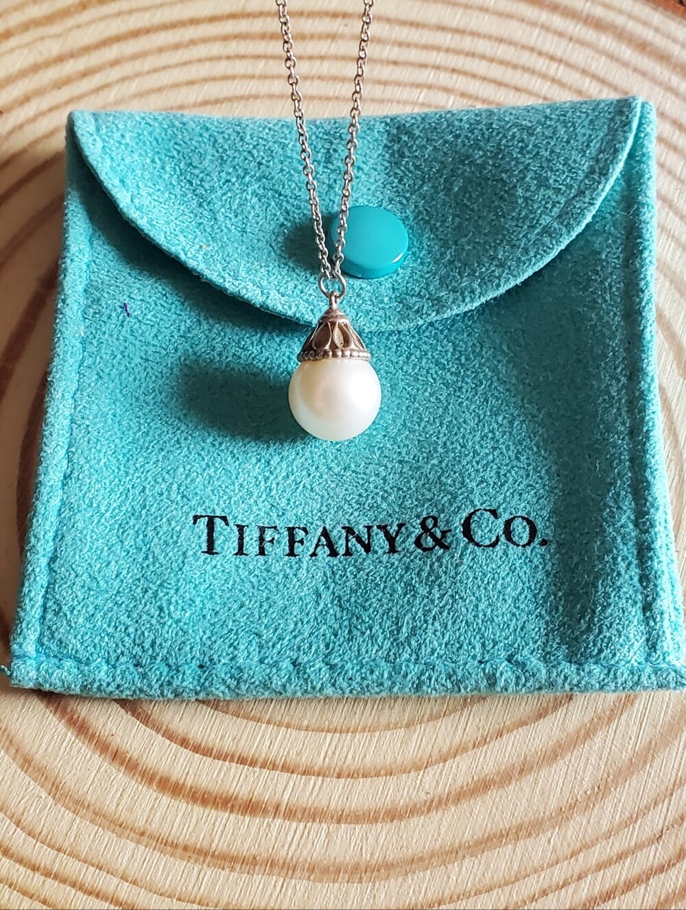 Tiffany & Co. Cultured Freshwater Drop Pendant Necklace